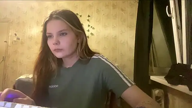 SusanaLeichty online show from July 19, 9:28 pm