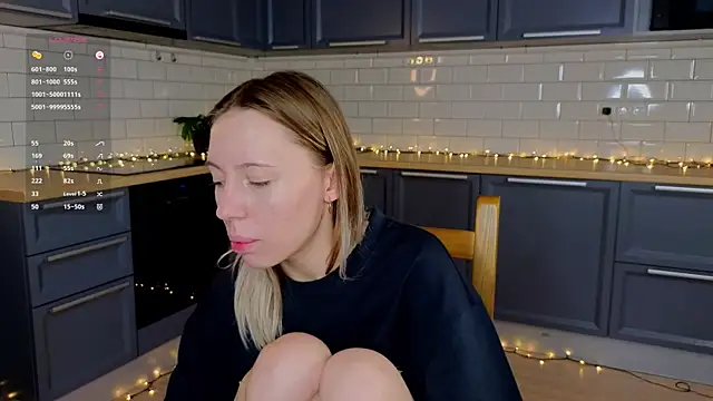 BlondeKelly online show from May 25, 4:06 pm