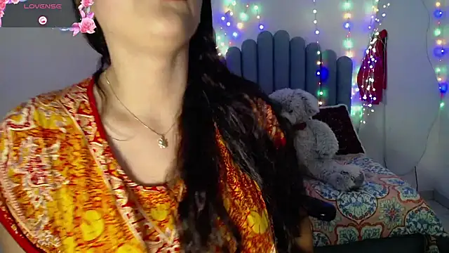 farah samira online show from July 27, 7:11 pm