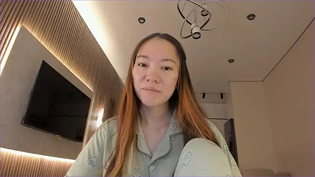 angel cakee online show from July 28, 1:32 pm