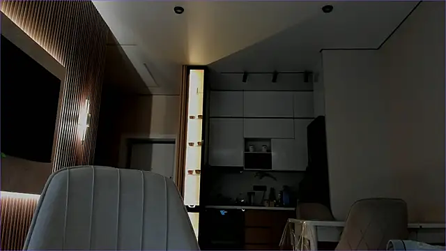 angel cakee online show from July 21, 1:34 pm