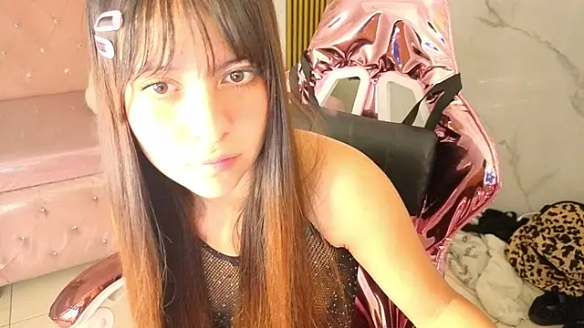 isabeau s online show from June 23, 1:31 pm