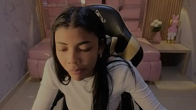 valentina gomez s online show from July 24, 12:36 pm