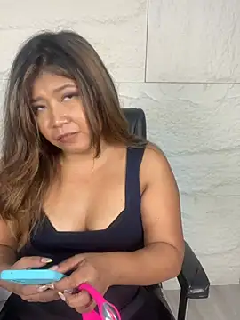LyraMilano online show from July 27, 3:31 pm