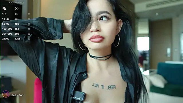 feelitann online show from June 15, 5:18 am