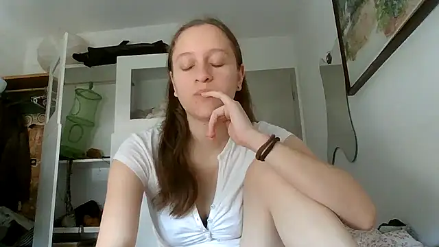SoftieSophie online show from June 24, 6:12 am