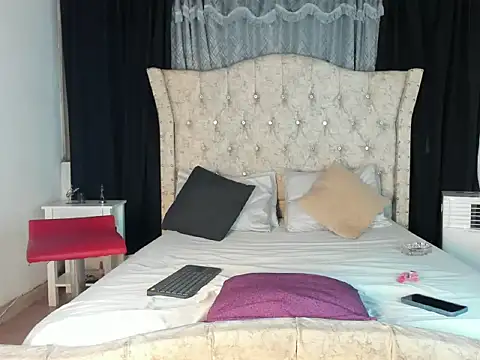 aura sterling online show from June 8, 11:00 am