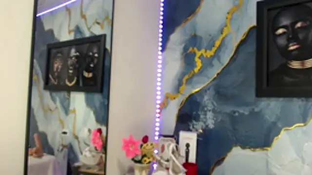 Yasmine Tapias online show from July 22, 9:27 pm