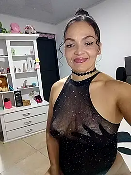 bella-diaz online show from July 23, 5:26 am