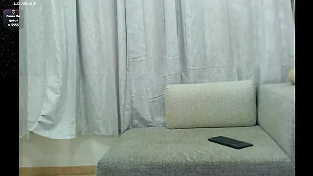 PreettyMiaa online show from June 5, 6:47 pm