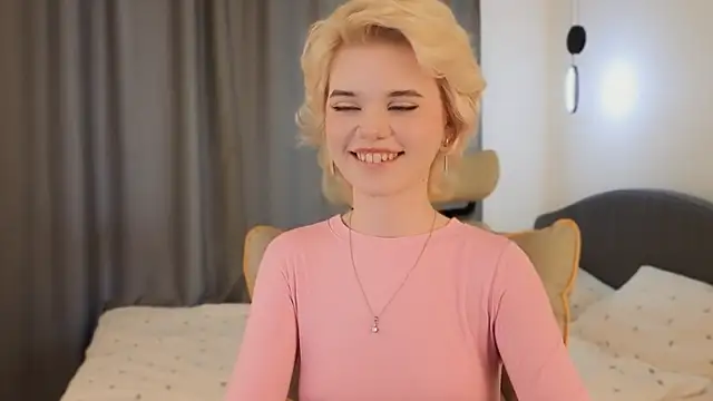 mood berry  online show from June 3, 1:34 pm