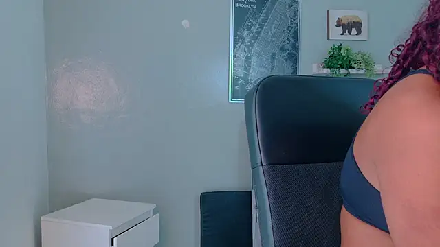 AmeliaLaurent  online show from July 21, 6:41 pm