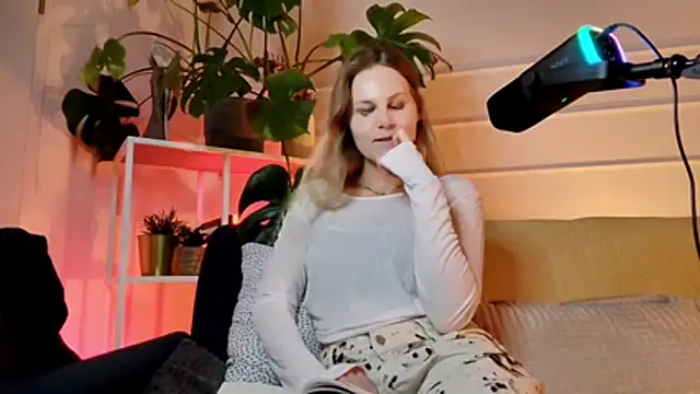 sweeeeetangell online show from June 1, 5:36 pm