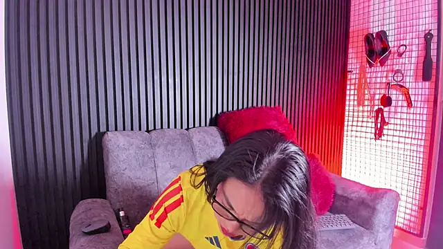 1Mature  Naughty online show from June 13, 3:37 am