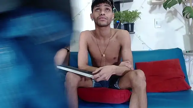 STRANGER BOYS online show from May 28, 10:07 pm