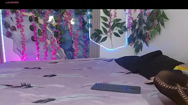 maria robin  online show from July 21, 3:29 am