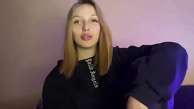 xXMelanieseXx online show from July 16, 7:18 pm
