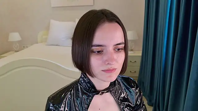 Daisy Heart online show from July 7, 8:07 am