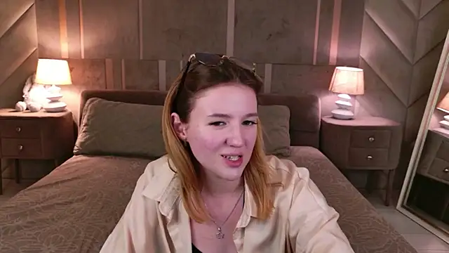 Laura Stellar online show from July 9, 3:47 pm