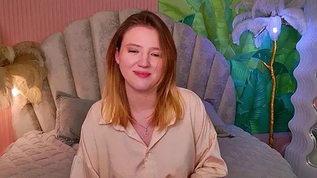 Laura Stellar online show from July 28, 12:59 pm