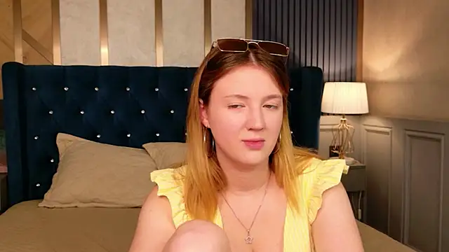 Laura Stellar online show from July 14, 5:45 am