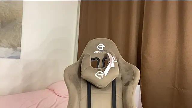 StefiMoon online show from May 28, 1:20 pm