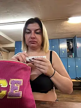 evaxxxcurvyxxx online show from June 2, 10:27 am