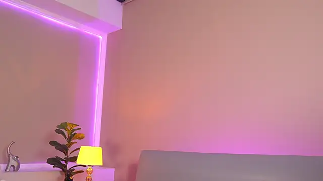 Naomi Silk online show from June 24, 1:32 pm