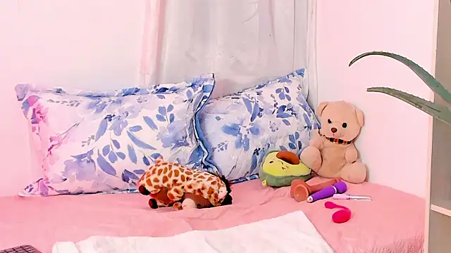 SarahRouge online show from July 22, 2:23 am
