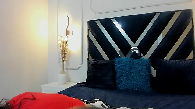 Miiarouse   online show from May 29, 1:09 pm