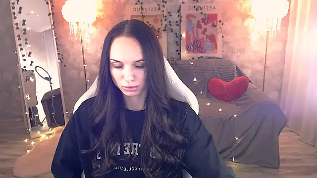 NicoleMerz online show from June 10, 3:33 pm