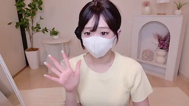 YURInya  online show from August 9, 12:31 pm
