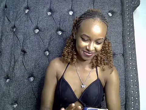 cocolaurah online show from July 30, 3:46 pm