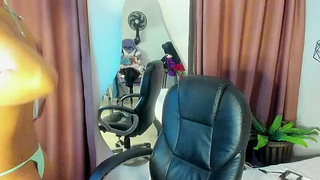 miafox   online show from July 2, 3:17 am