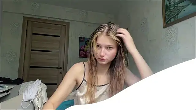HeIen cute online show from July 7, 6:16 am