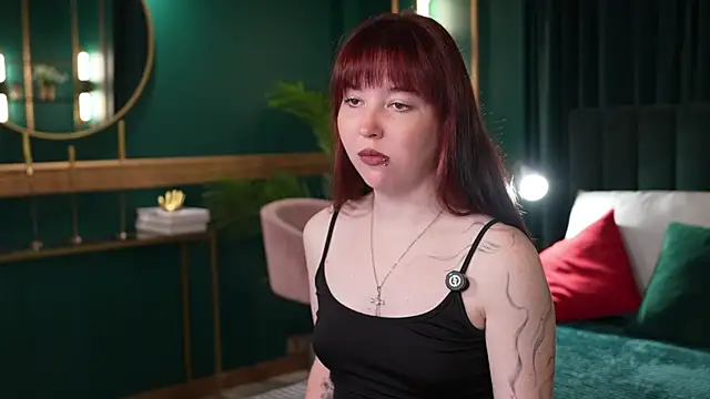 Hyuna Flowers online show from June 25, 5:12 am