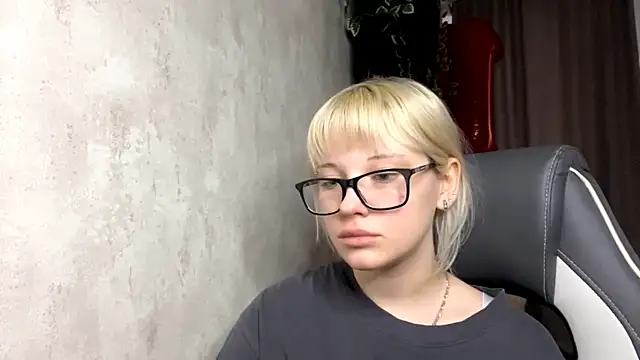 AngelicaMells online show from May 30, 2:37 pm