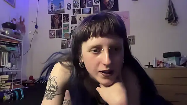 batzy666 online show from June 3, 11:11 am