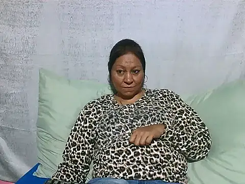 IndianSexyMilf69 online show from June 13, 5:27 am