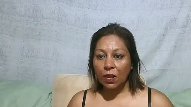 IndianSexyMilf69 online show from June 30, 10:15 am