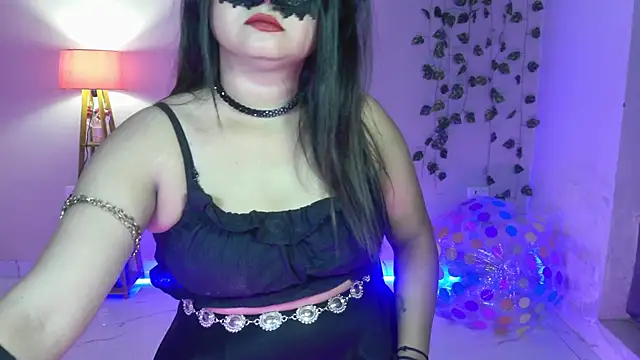 Red Heart  online show from July 25, 6:15 pm