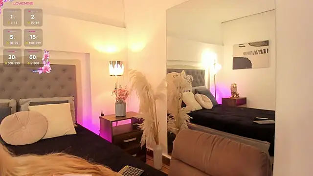EllieAdeline online show from June 1, 3:52 am