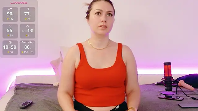 LindaWhite  online show from June 11, 4:37 pm