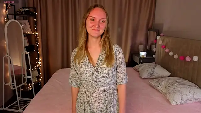 JenevaLitalien online show from June 4, 6:12 pm