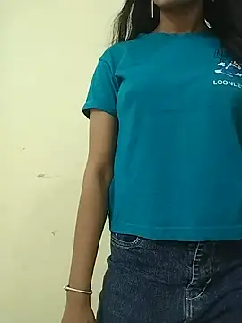 Naughty Kiara  online show from May 31, 5:24 am