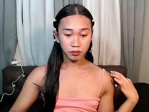 kyla pretty online show from August 6, 10:33 am