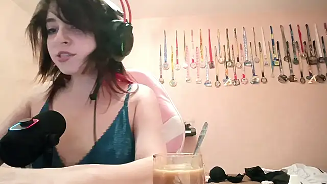 bunnyhoneylovehands online show from July 4, 10:16 pm