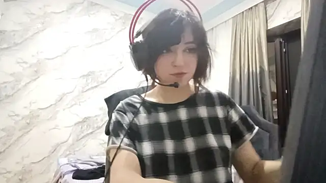 bunnyhoneylovehands online show from July 27, 8:50 pm