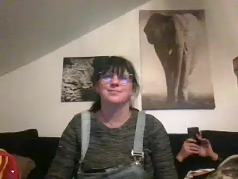 Snapshot of sexujuly88 chatting on October 24, 9:44 pm sexujuly88 online show from October 24, 9:44 pm