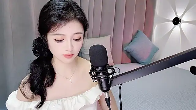 Momo-Wow online show from July 28, 6:44 am